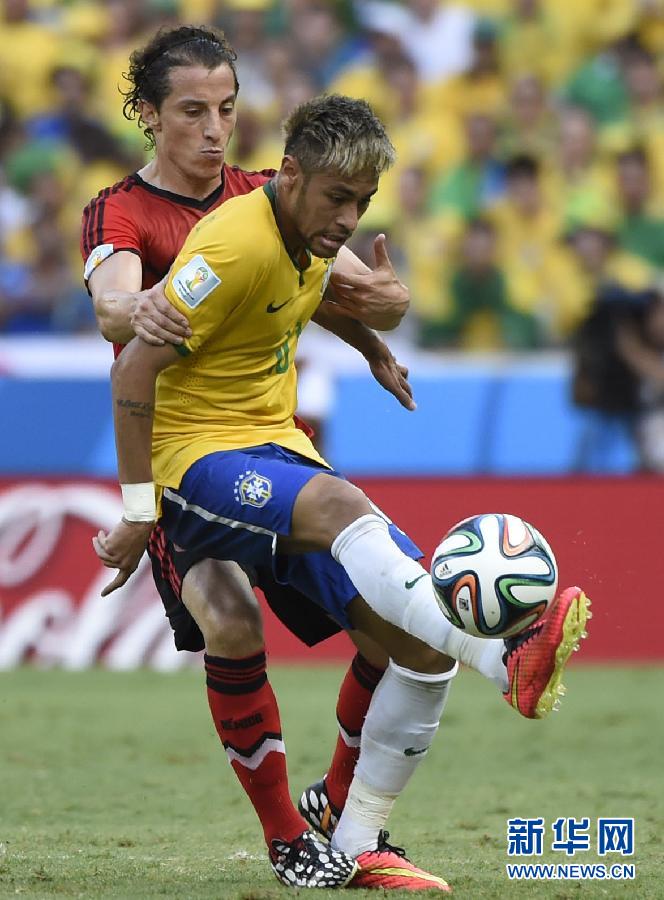 （世界杯）（28）足球——小组赛A组：巴西队对阵墨西哥队