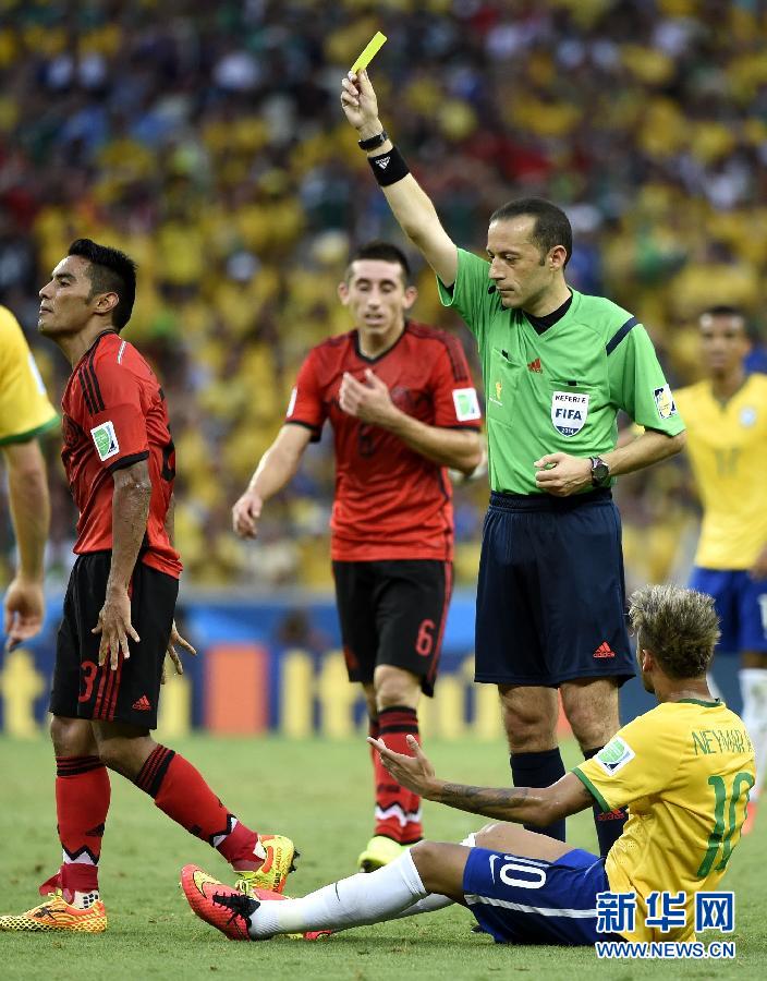 （世界杯）（58）足球——小组赛A组：巴西队对阵墨西哥队