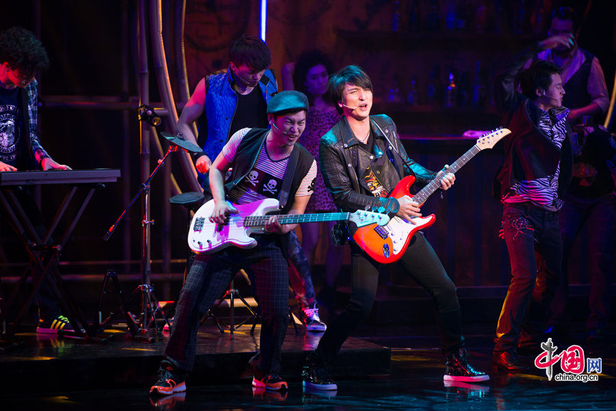 音乐剧《爱上邓丽君》演出画面