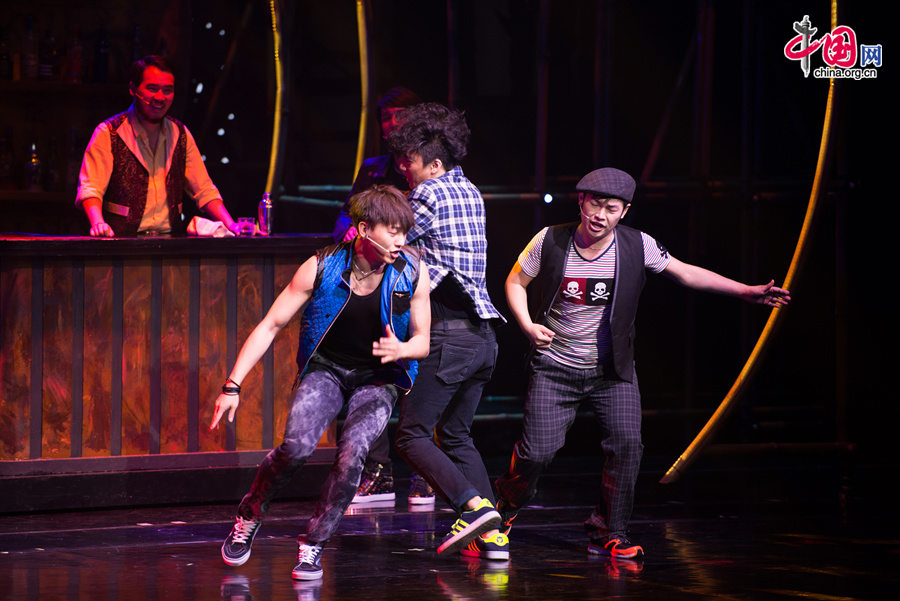 音乐剧《爱上邓丽君》演出画面