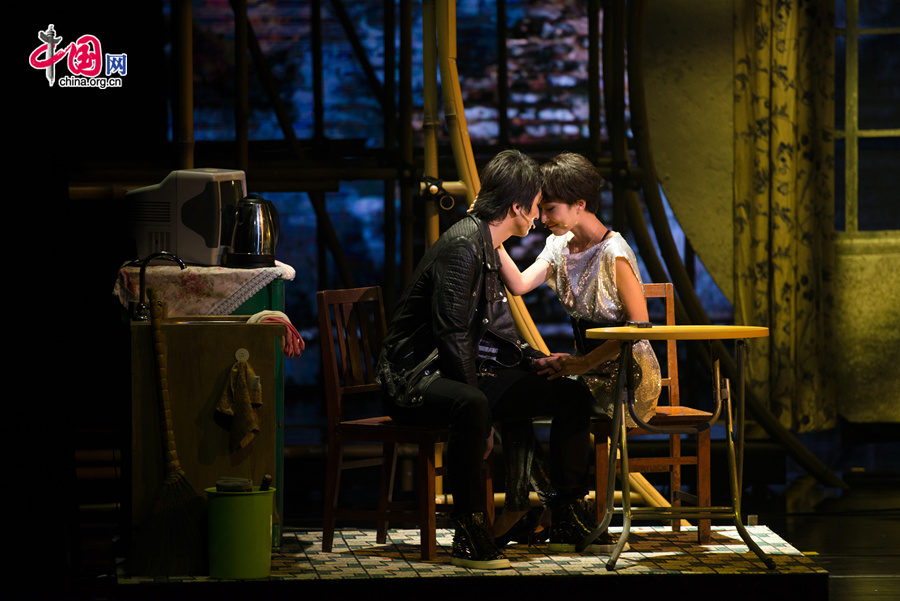 音乐剧《爱上邓丽君》演出画面