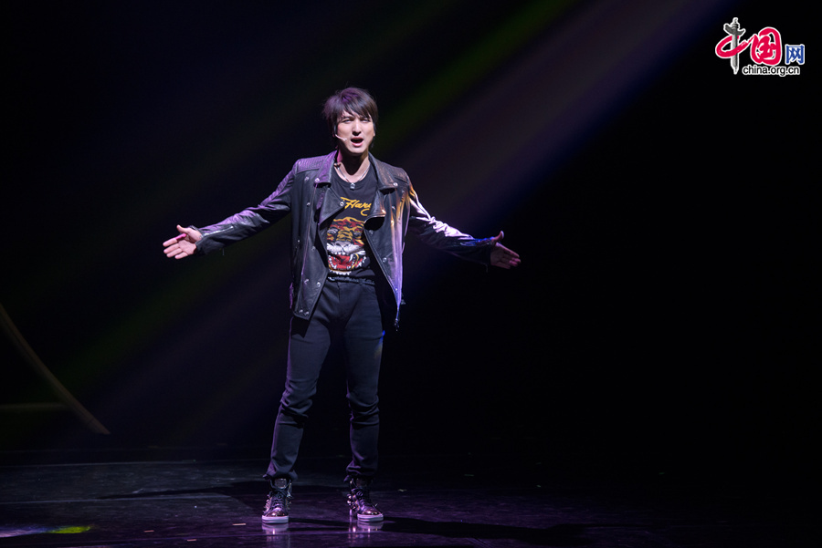 音乐剧《爱上邓丽君》演出画面