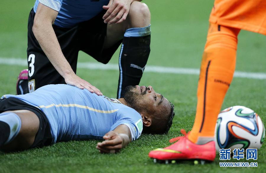 （世界杯）（64）足球——小组赛D组：英格兰队对阵乌拉圭队