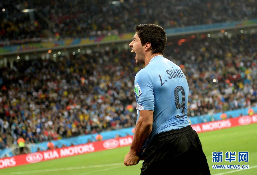 （世界杯）（14）足球——小组赛D组：乌拉圭队胜英格兰队