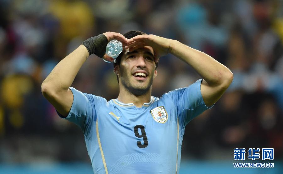 （世界杯）（5）足球——小组赛D组：乌拉圭队胜英格兰队