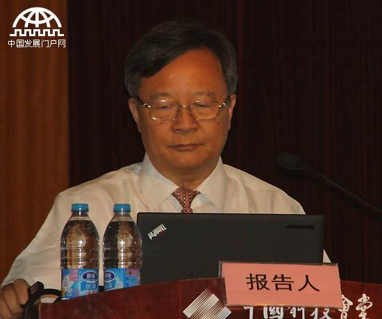 2014年7月4日至6日，中国认知科学学会第一届学术大会在京举行。本届学术大会的主题是“认知科学和脑疾病转化医学”。图为中国认知科学学会理事长陈霖院士。王振红拍摄