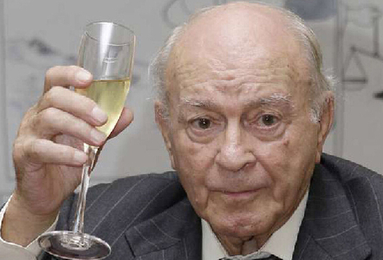 皇马名誉主席迪斯蒂法诺因病去世 享年88岁