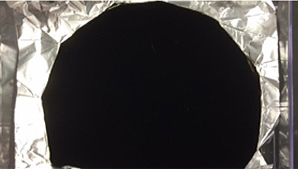英国公司研发世界最黑材料吸光堪比黑洞