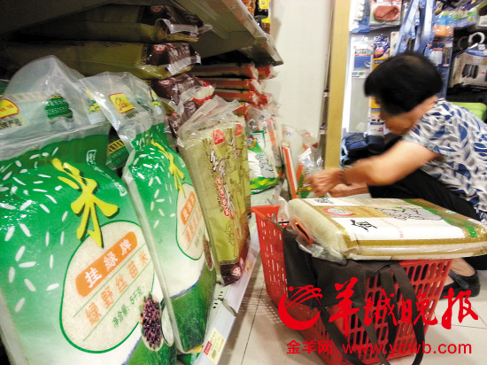 　　广州各大超市里销售的大米以广东本地和东北、泰国大米为主