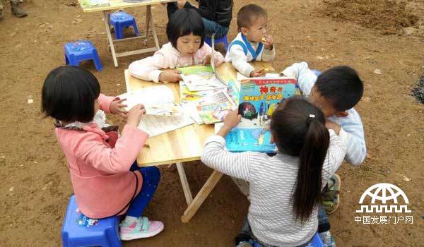 2014年8月14日，中华儿慈会起点工程在云南鲁甸地震灾区搭建临时帐篷站点——起点工程“起点童爱小站”正式开站。