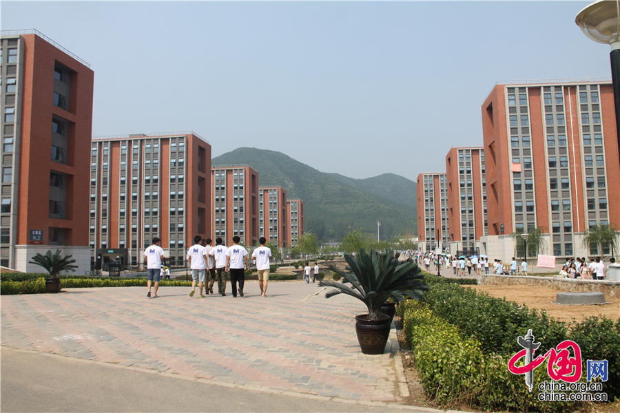 2014年9月5日,中国科学院大学(简称"国科大")在怀柔雁栖湖校区举行