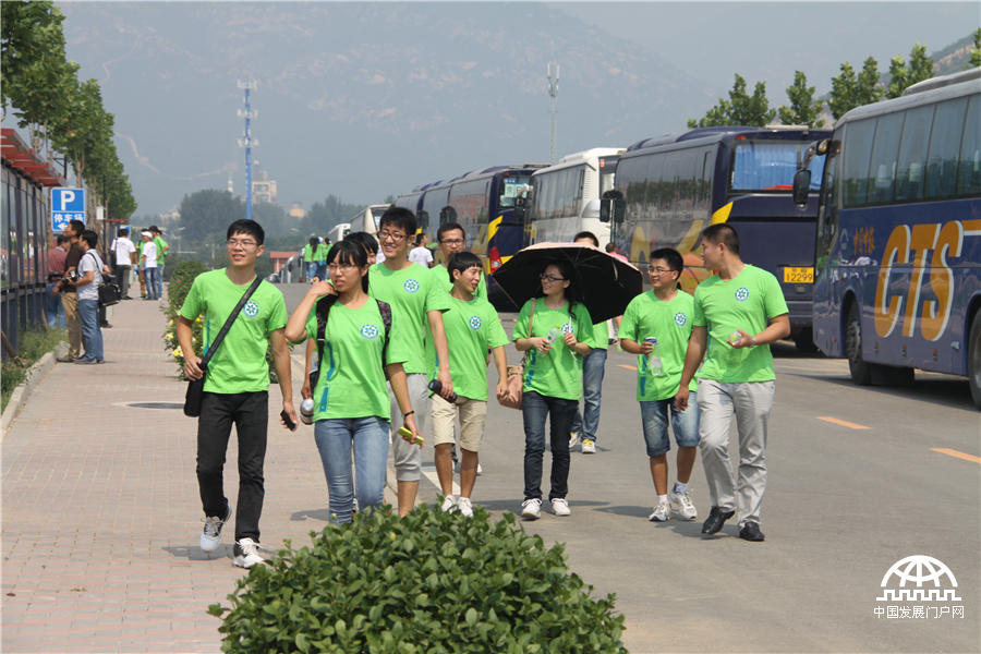 2014年9月5日，中国科学院大学（简称“国科大”）在怀柔雁栖湖校区举行2014年开学典礼，迎来了14366名新同学。图为美丽的国科大校园。王振红拍摄