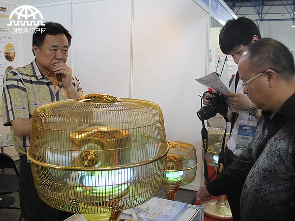 第六届中国(国际)建设环境友好型社会成果展览会暨2014中国国际生态环境技术与装备博览会”今天在北京开幕，展出面积25000平方米，吸引了来自28个国家以及国内30多个省市的300余家的企事业单位参加。