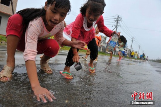 台风海鸥二次登陆广东 部分村庄遭海水倒灌_