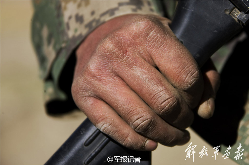 实拍：无人区那些年轻90后士兵的“老手”【3】