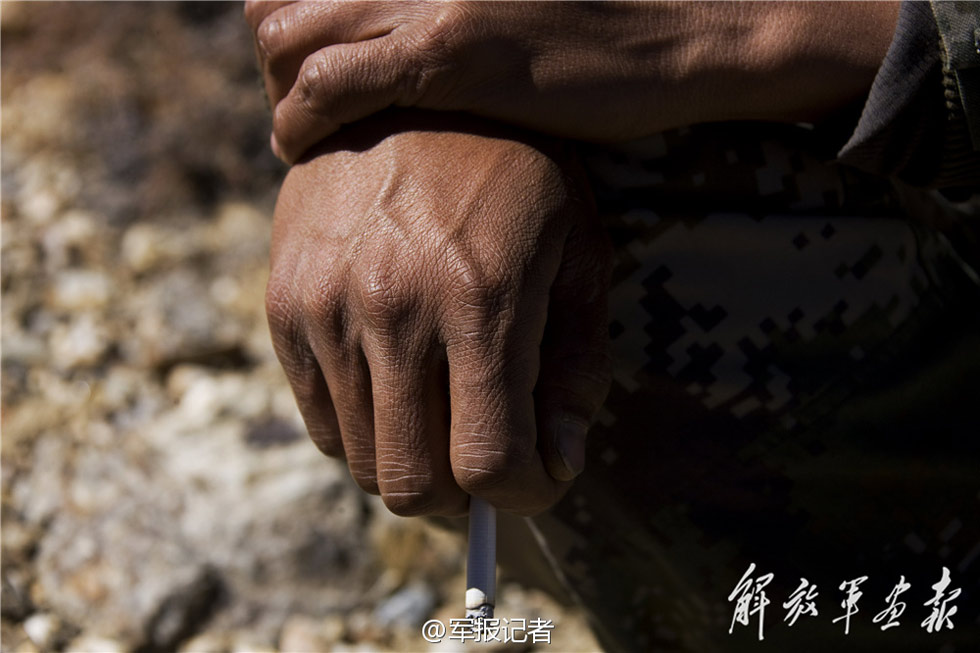 实拍：无人区那些年轻90后士兵的“老手”【6】