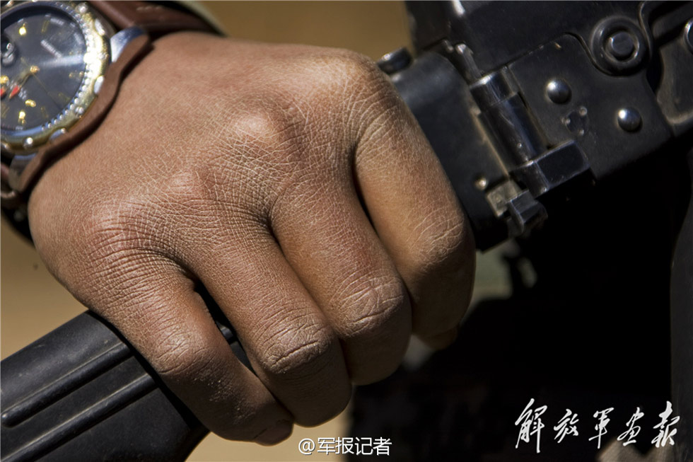 实拍：无人区那些年轻90后士兵的“老手”【8】