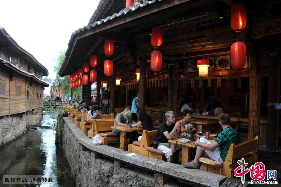 丽江 古城 世遗 古玩 夜景