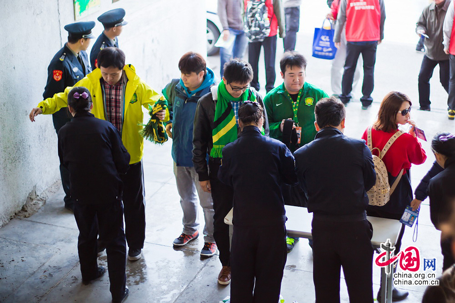 【圖片故事】“賽場綠色狂飆,國安有我相伴”—— 京城球迷紀實