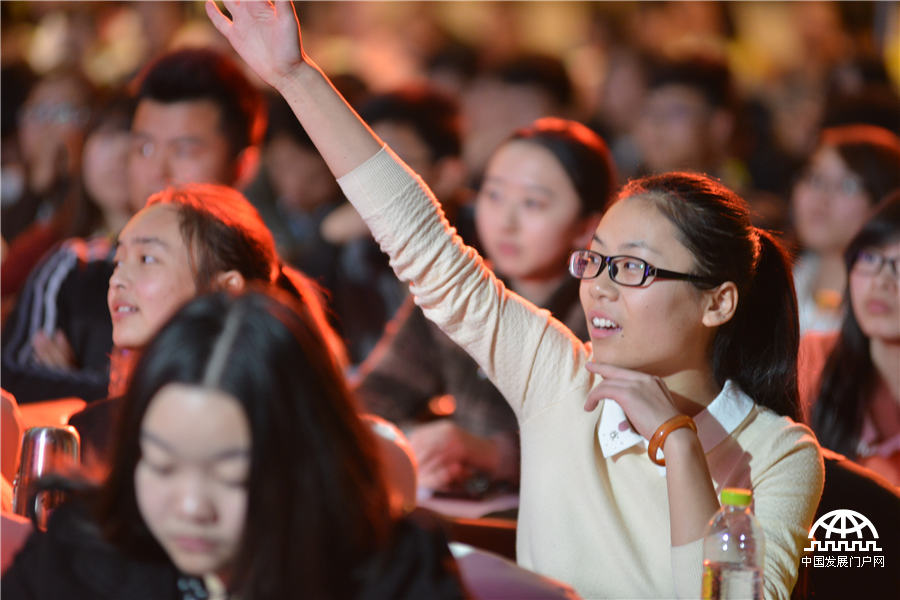 2014年11月13日，中央电视台《致富经》栏目承办的“榜样到身边——走进山东”创业峰会在济南市举行。