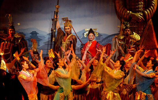 3D舞台剧《兵马俑》将3D电影技术和舞台真人表演融为一体，包含了舞蹈、歌唱、武术等多种表演形式，观众佩戴3D眼镜，便可以置身于真实的故事场景中。