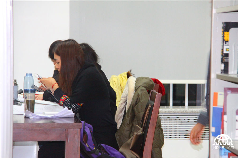 夜探國科大雁棲湖校區寒夜苦讀的學子[組圖]