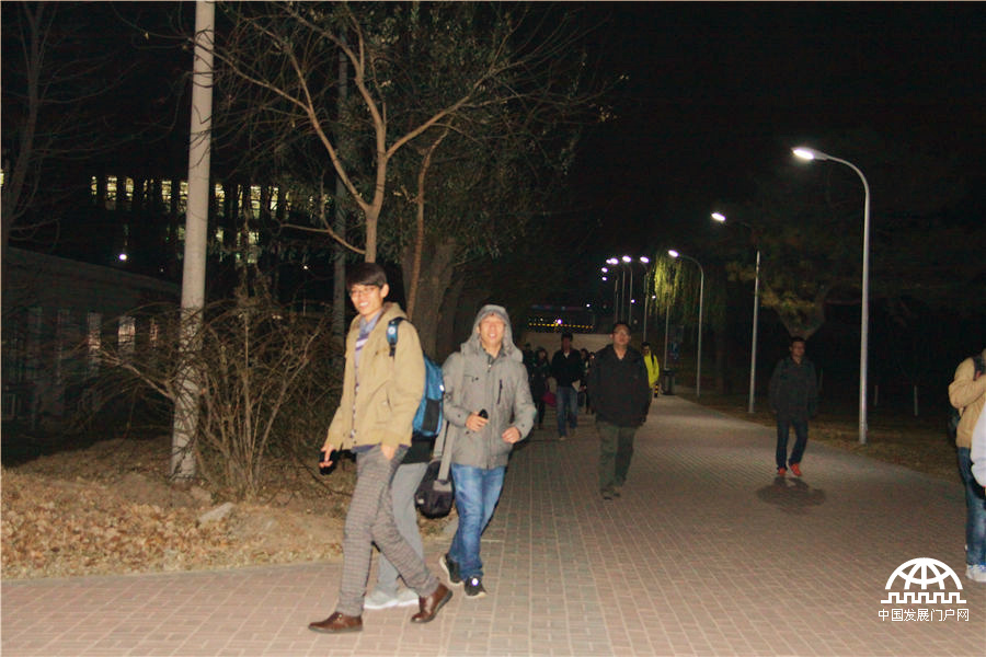 夜探國科大雁棲湖校區寒夜苦讀的學子[組圖]