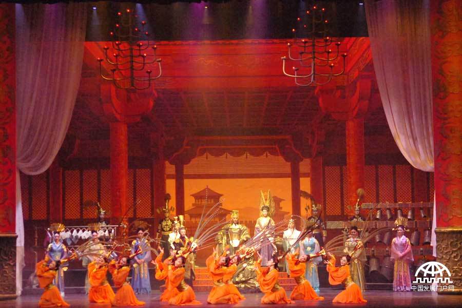 3D舞台剧《兵马俑》将3D电影技术和舞台真人表演融为一体，包含了舞蹈、歌唱、武术等多种表演形式，观众佩戴3D眼镜，便可以置身于真实的故事场景中。