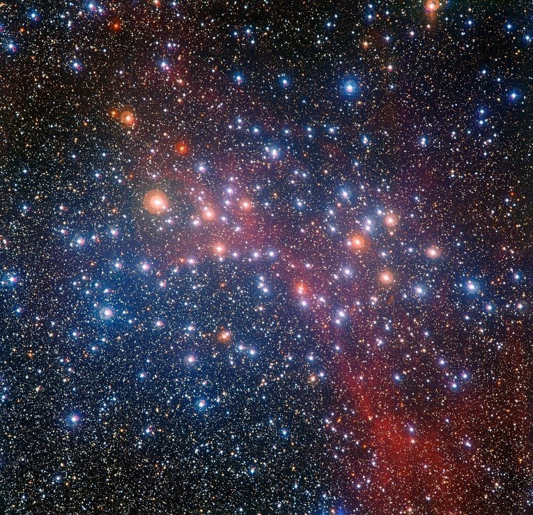 天文学家公布“许愿井”星团独一无二全彩图片