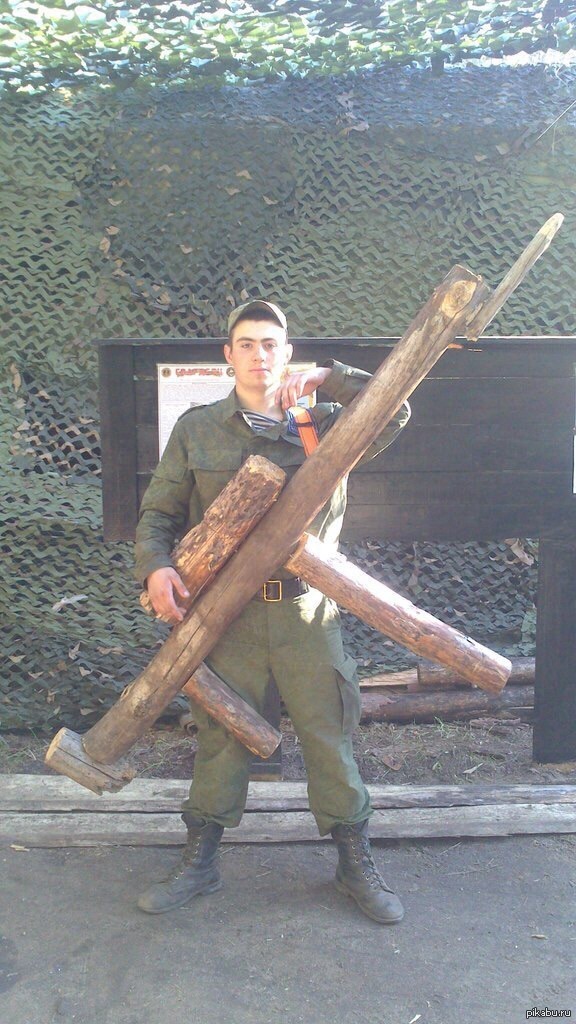 俄军晒罕见“单兵装备” 造型雷人