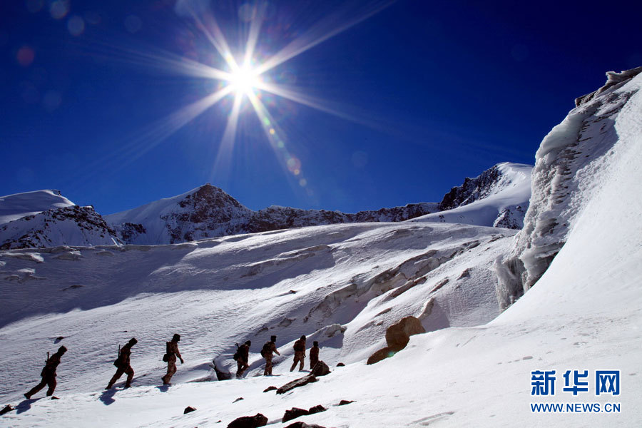 新疆和西藏拥有的冰川面积占全国90%