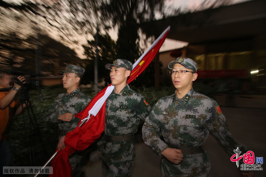 抗擊埃博拉一線的一天[組圖]