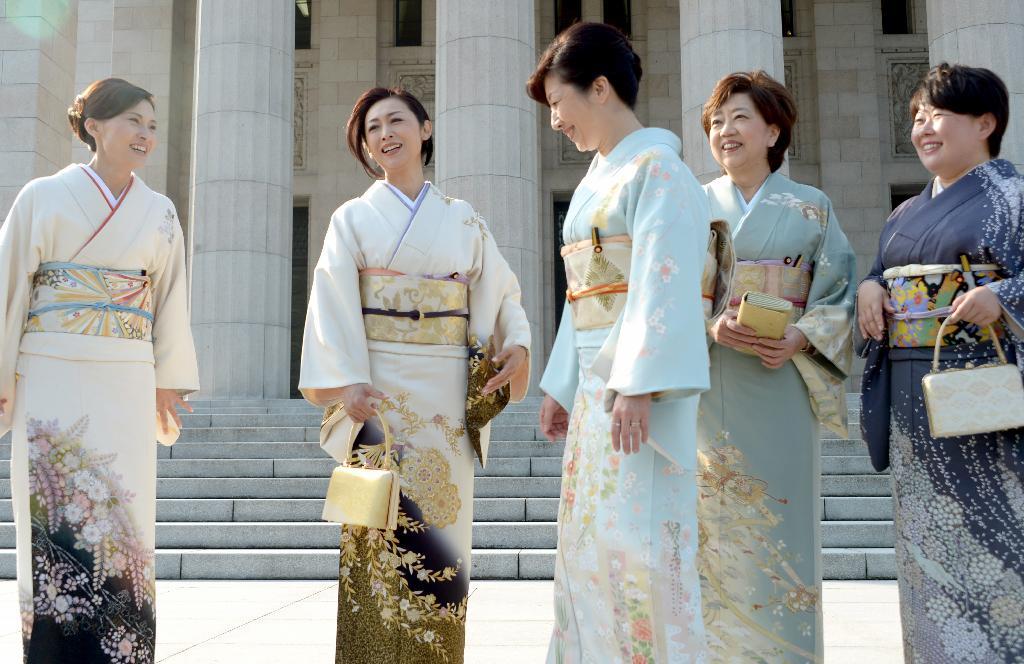 前总务会长野田圣子,参议院议员太田房江,众议院议员宫川典子