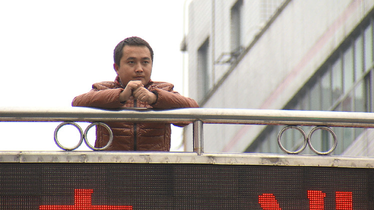 一个农村小伙在城市恋爱之后_中国发展门户网