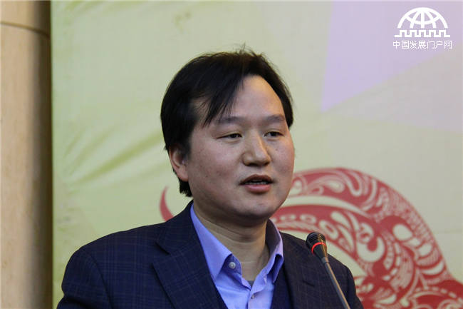 2015年2月7日，“中国健康产业双绿创新联盟首届年会”在山东济南举行，图为中和农信项目管理有限公司总经理刘冬文。