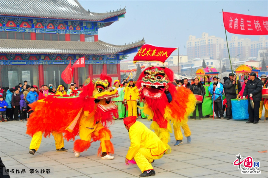 民俗舞狮表演。中国网图片库 孙凯/摄 民俗舞狮表演。中国网图片库 孙凯/摄
