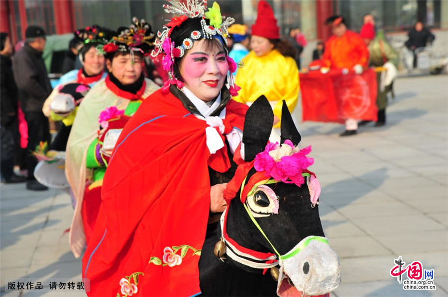 民俗赶犟驴。中国网图片库 孙凯/摄 民俗赶犟驴。中国网图片库 孙凯/摄