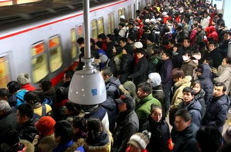 北京常住人口每平方公里密度增22人_中国发展