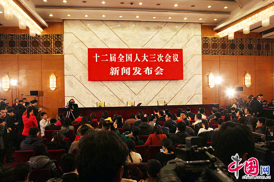  十二届全国人大三次会议定于3月4日（星期三）上午11时在人民大会堂新闻发布厅举行新闻发布会，图为发布会现场。 中国网记者 董宁摄影
