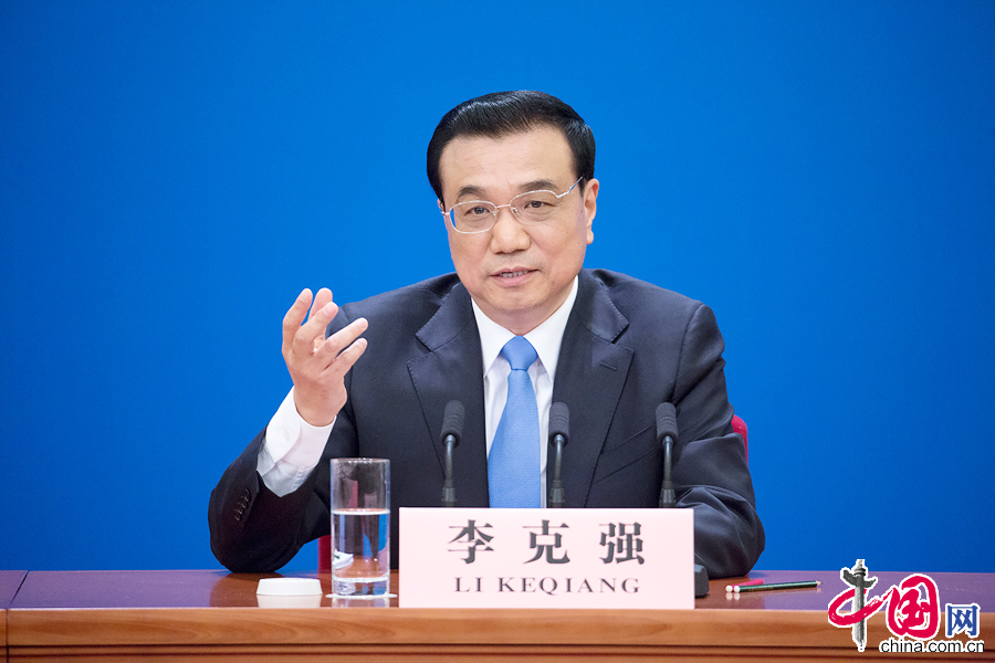 2015年3月15日,国务院总理李克强中外记者见面会召开，图为李克强总理回答记者提问。中国网杨佳摄影