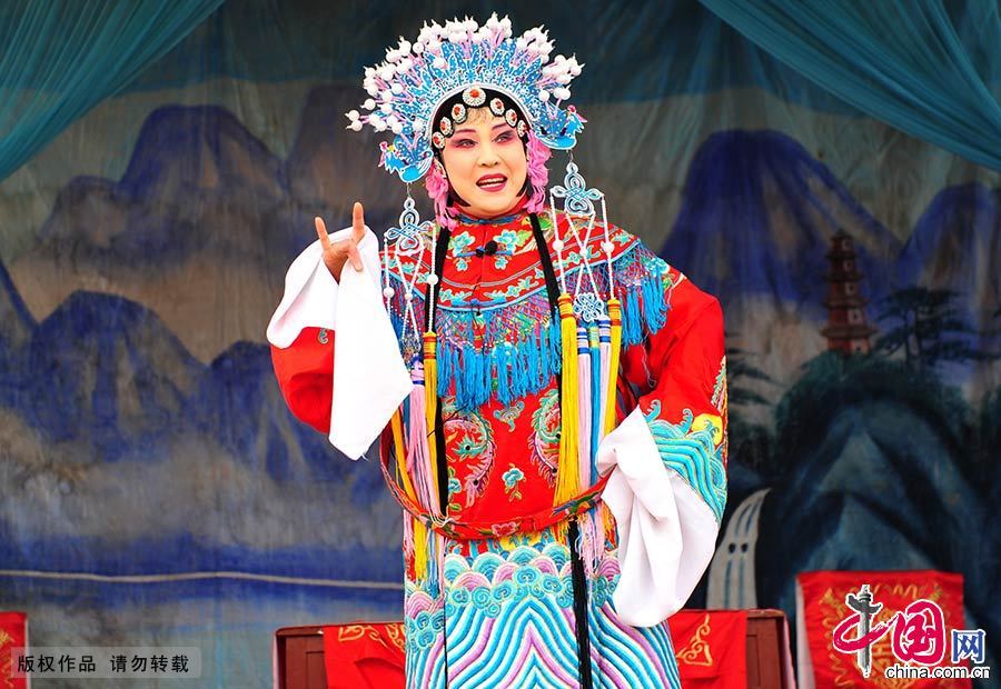 豫剧角色行当由“生旦净丑”组成。图为豫剧著名折子戏《三哭殿》中正旦公主扮相。中国网图片库 孙凯/摄