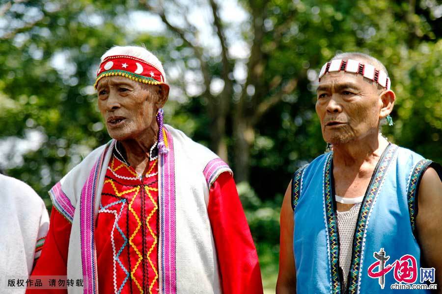 布农族人有着丰富的想象力，在他们的文化体系中小米有灵魂、有五官、可移动，因此对它特别敬重。亦有父粟与子粟之分。父粟有五个耳朵，管理子粟的成长（粟：小米）。