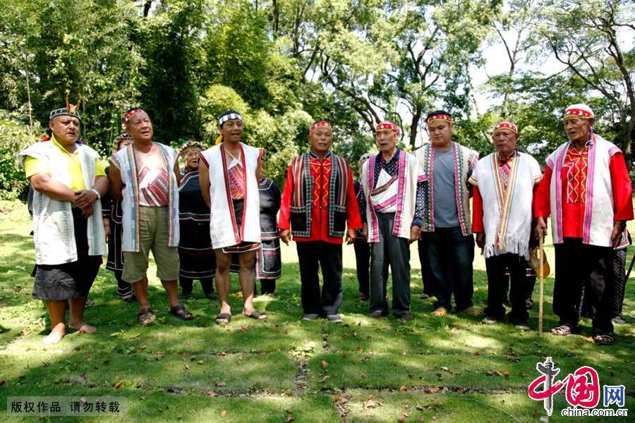 布农族人有着丰富的想象力，在他们的文化体系中小米有灵魂、有五官、可移动，因此对它特别敬重。亦有父粟与子粟之分。父粟有五个耳朵，管理子粟的成长（粟：小米）。