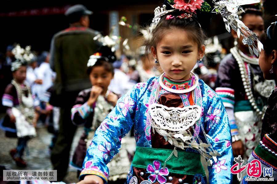 侗族是一个爱美、善于创造美，富有浪漫诗情的民族。侗族 少数民族 织布 银饰 项链 民族服饰 116596