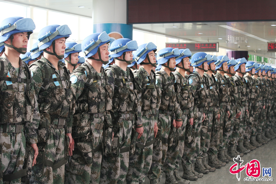4月7日，中国首批赴南苏丹维和步兵营后续分队出征仪式现场。中国网李佳摄影
