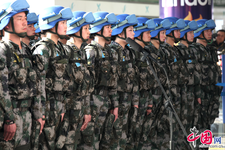 4月7日，中国首批赴南苏丹维和步兵营后续分队出征仪式现场，图为女维和队员。中国网李佳摄影