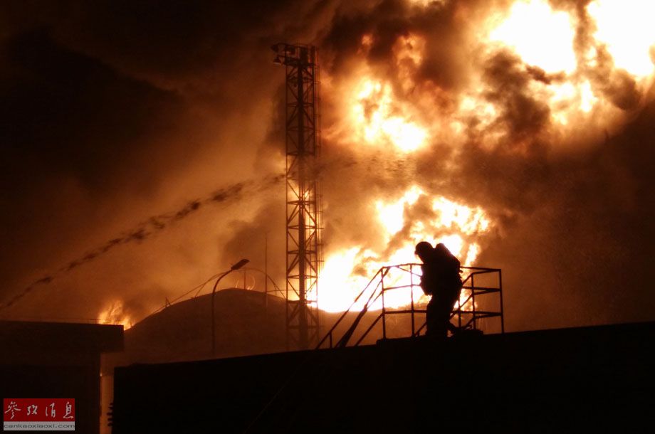 福建漳州PX项目大火三度复燃 1个储油罐被烧