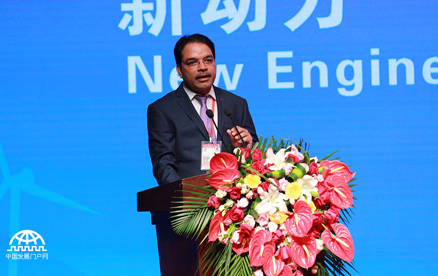 印度塔塔钢铁公司副总裁阿伦•米斯拉在第三届世界新兴产业大会上作主题演讲。(王东海 摄)