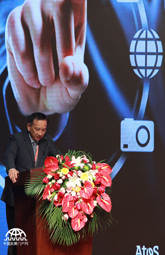 法国源讯亚太区首席执行官梁美栋在第三届世界新兴产业大会上作主题演讲。(段亚英 摄)