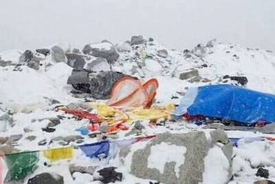 尼泊尔地震致珠峰雪崩 已致8人丧生